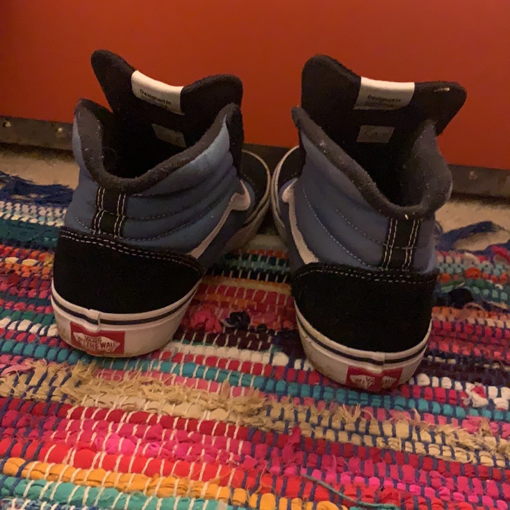 Vans - Picture 4 of 6